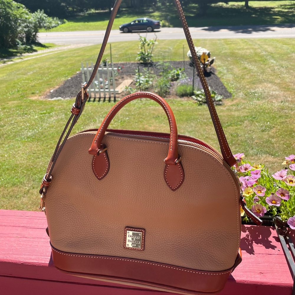 Dooney & Bourne mid size tan purse